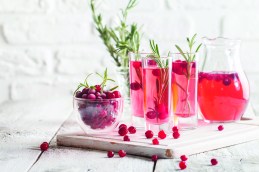 Refreshing drink with cranberries