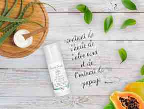 Empty floral golden frame design